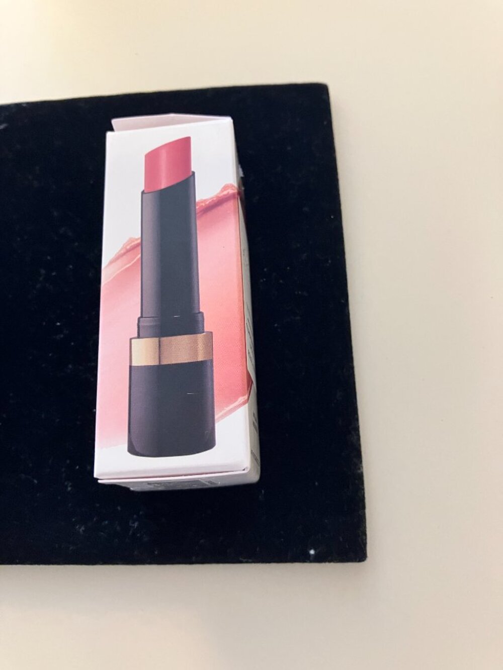Laura Gellar, smart pout, lipstick, color wise - Picture 2 of 5